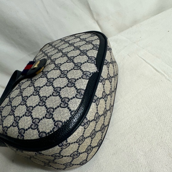 Gucci Shoulder Bag - Picture 5 of 10